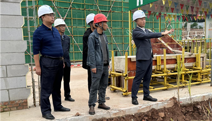 向誠(chéng)、石鎮(zhèn)槐暗訪(fǎng)工程項(xiàng)目建設(shè)和企業(yè)運(yùn)營(yíng)管理工作